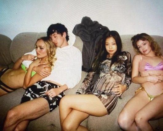 릴리 로즈뎁 SNS