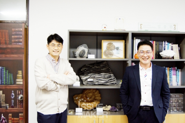 임충완 교수와 김철홍 박사는 한탄강 베개용암 기원, 분출 모델을 세계 최초로 제시하며 세계적인 주목을 받았고, 앞으로 일본, 중국 등 동아시아 국제협력 연구도 기대된다.(사진 좌부터 김철홍 박사, 임충완 교수) (사진=임성희 기자)