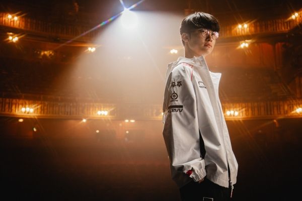 ‘페이커’ 이상혁은 결승전 MVP에 선정되며 사상 첫 ‘2회 결승전 MVP’의 주인공이 되었다. ⓒColin Young-Wolff/Riot Games/Flickr