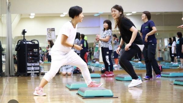 김은기 대표는 단순히 출산 후 다이어트를 위한 유산소 운동으로 스텝박스를 시작했지만, 얼마 지나지 않아 스텝박스 운동의 진정한 가치를 발견하게 되었고, 이를 자신만의 철학으로 승화시켜 나가기 시작했다.ⓒ 어나더레벨