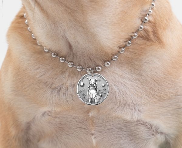 우주견 ‘라이카’가 새겨진 굿즈에는 동물실험 반대를 위한 염원을 담았다.ⓒ 캘리파인