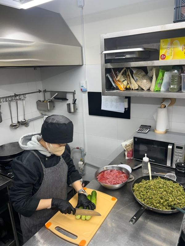 바비야기 창업반 수업에서 스승과 제자로 인연을 맺은 현재의 바비야기 평택점과 서울점의 점주들은 여혜진 대표의 가장 소중한 동료이자 동반자로서 힘을 모아 시너지를 극대화해가고 있다. 사진 위 바비야기 평택점, 사진 아래 바비야기 서울점.ⓒ 바비야기