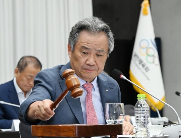 대한체육회는 ‘2024년 임시대의원 총회’를 열어 ‘체육단체 임원의 연임 제한 폐지’ 개정(안)을 의결했다. ⓒ대한체육회