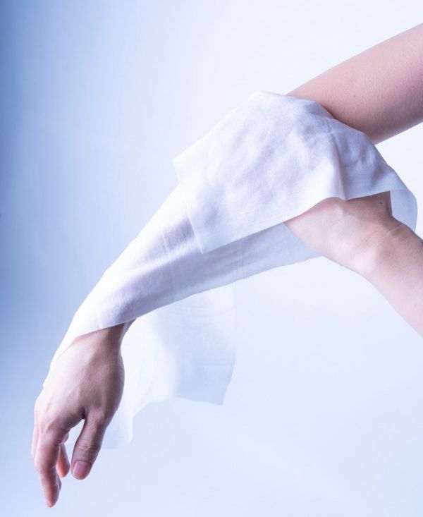 비건 및 클린 레시피를 추구하는 코스메틱 브랜드 락이프는 선 스틱, 선 쿠션, 샤워 티슈 등의 라인업을 구성해 새로운 도전을 시작하고 있다.ⓒ 락골프