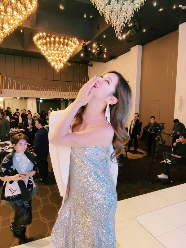 조시은 대표가 이끄는 샤론제이그룹은 내면의 아름다움으로 존경과 사랑을 받는 이들이 많아질 수 있는 ‘핑크 기업’을 표방하며 대한민국과 세계를 잇는 K-Bridge 역할을 할 뷰티테크 기업이다. ⓒ 샤론제이그룹