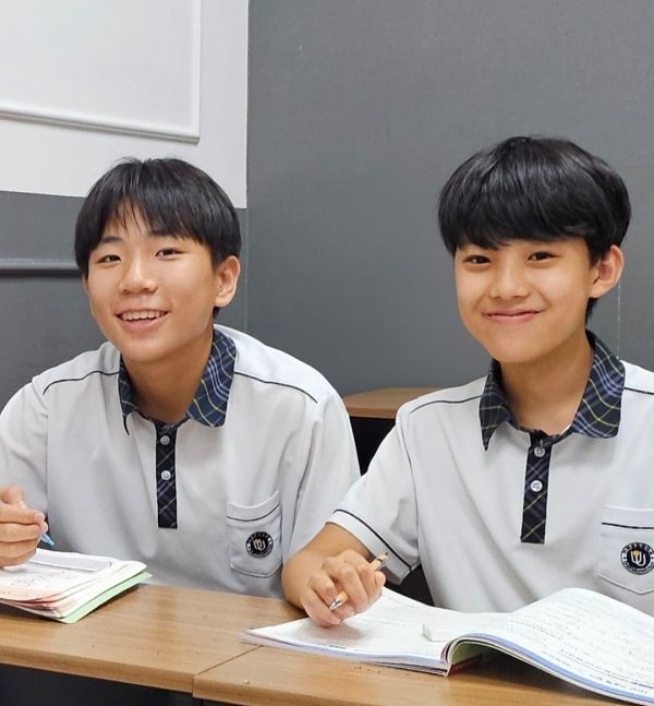 마인드코칭어학원의 ‘시드니 미니유학’ 1기 멤버로 다녀온 학생들은 영어는 물론 삶 자체에 큰 힘을 받으며 밝은 모습으로 학업을 이어가고 있다. ⓒ 마인드코칭어학원