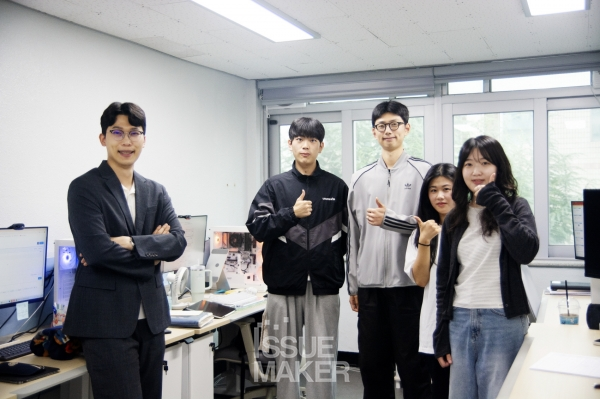 이원태 교수는 ‘어디’에 있느냐보다 ‘누구’와 함께 있느냐가 더 중요하다며 자신과 함께 연구하는 학생들이 서로 협력하며 시너지를 낼 수 있게 최선을 다해 돕겠다고 밝혔다.(사진=임성희 기자)