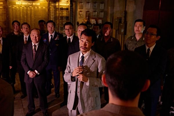 개성 넘치는 캐릭터와 각 인물에 완벽하게 녹아든 배우들의 연기는 ‘굿뉴스’의 보는 재미를 선사한다. ⓒ넷플릭스