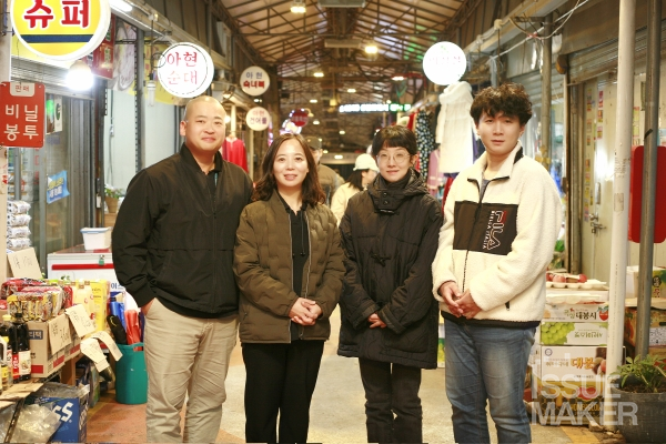 ㈜올리고컴퍼니 팀(좌측부터 한승재 대표, 최은경 이사, 최현지 대리, 이재윤 개발팀장)사진=김남근 기자