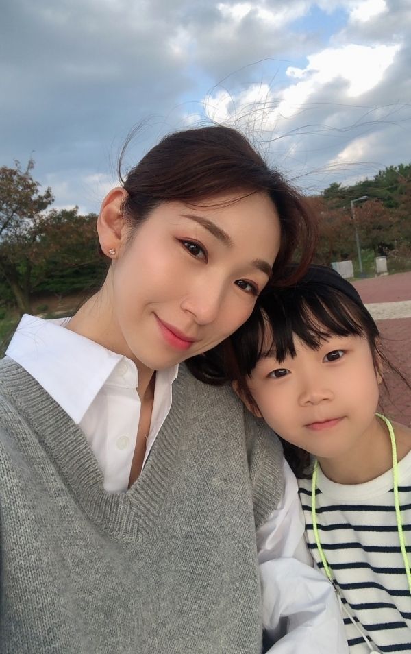 지금의 활동을 펼칠 수 있었던 가장 큰 원동력으로 가족의 지원을 꼽은 이희나 강사는 특히 ‘엄마가 자랑스럽다’고 표현하는 딸에 대한 남다른 고마움을 전했다. ⓒ 이희나 강사