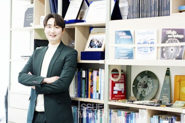 이영우 인하대 전기전자공학부 반도체시스템공학과 교수/반도체특성화대학 부단장