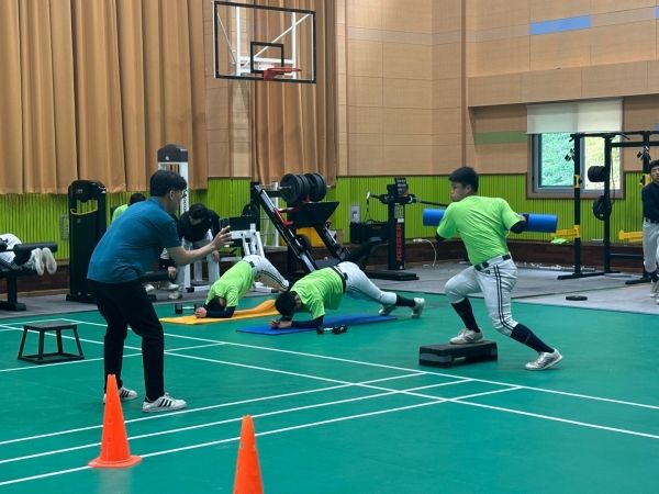 전상준 대표는 실제 현장에서 그들과 함께 뛰고 호흡하며 ‘소통과 언어’의 중요성을 몸소 증명해가고 있다. ⓒ C.R.C 아카데미, 피아크센터