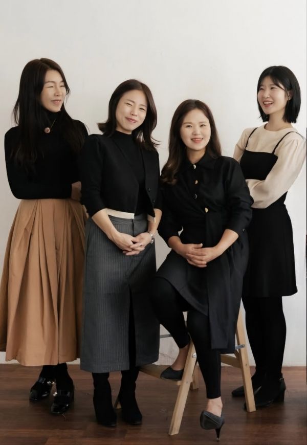 꽃스러움은 꽃을 배우고 싶은 이들이 기술만 얻어가는 것이 아니라, 현장에서 일할 수 있는 기회를 함께 제공받을 수 있도록 구조화되어 있으며, 결과보다 과정을 중시하고, 잘하는 사람보다 함께 성장할 수 있는 사람을 기다리는 시스템을 구축했다.ⓒ 꽃스러움