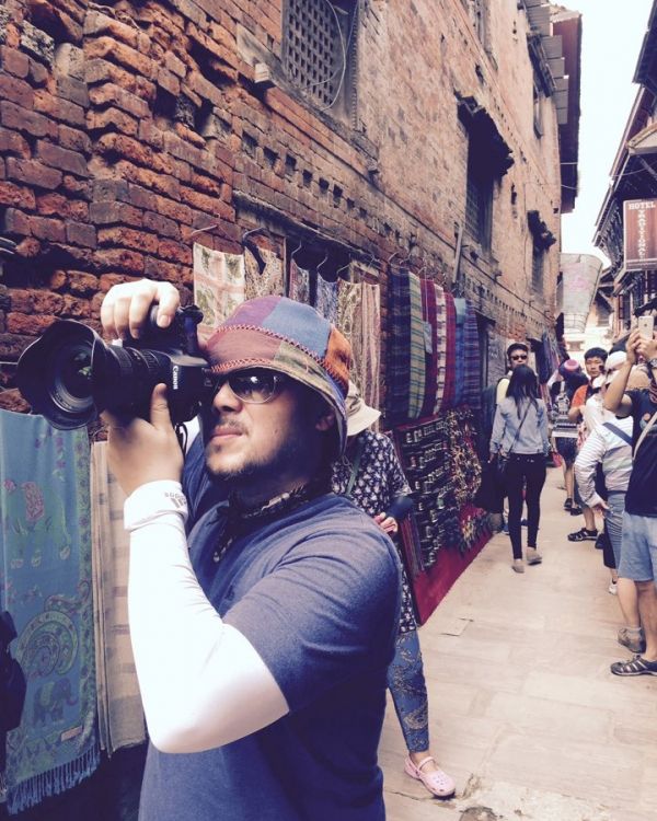 진신 대표는 선교 및 봉사의 하나로 인도, 미연마, 인도네시아, 네팔, 티벳, 카자흐스탄, 우즈베키스탄, 남아프리카 공화국, 태국, 브라질 등 다양한 국가에서 활약하며 사진 인생의 여러 변곡점을 맞이했다고 전한다.ⓒ HIP스튜디오(제임스진스튜디오)