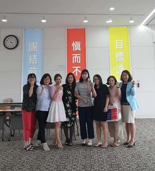 초창기 교육 현장에서 여러 강사, 원장, 단장, 팀장님들과 떨리는 발표의 순간을 함께하며 진심 어린 사례 공유, 교육의 열정을 나누고 오늘의 주식회사 한솔플러스 창원거제지사, 미래엔영어 창원거제지사를 만들게 됐다.ⓒ ㈜한솔플러스창원거제지사