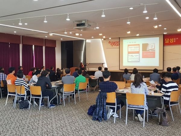 이혜선 대표는 지사의 운영을 ‘사람’에 기반 설계하며 원장님의 브랜딩, 커뮤니케이션, 학부모 대응 방식 등에서 각자의 색이 드러나도록 조율을 돕고 있다.ⓒ ㈜한솔플러스창원거제지사