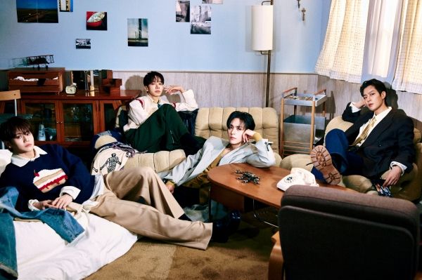 ⓒ어라운드어스