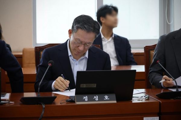 정성호 법무부 장관 후보자는 이재명 대통령과 정치 역정을 초기부터 함께하며 멘토 역할을 하는 등 신뢰가 깊은 ‘친명계 좌장’으로 불린다. ⓒ정성호 법무부 장관 후보자 페이스북