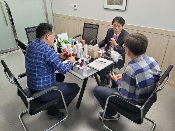 한수화(hansoohwa)는 전문가들과 함께 치열한 연구와 수많은 실험을 거듭한 끝에 수소와 한방, 전통과 과학이 서로 보완하며 만들어 낸 세계 최초의 시도다.ⓒ 이레엔빛 주식회사