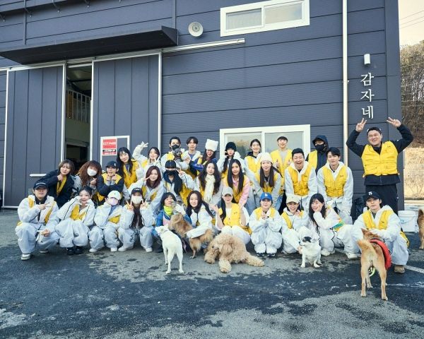 이건희 상임위원장은 청년들과 함께 유기동물 보호시설 봉사활동에 참여하며, 현장의 어려움을 직접 체감하고 생활과 맞닿은 문제 해결의 중요성을 꾸준히 실천해오고 있다.ⓒ 국민의힘 청년당원협의회