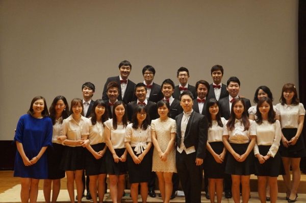 김정현 변호사는 로스쿨 재학 시절 합창단 단장으로 활동하며 공연 준비부터 인원 운영까지 조직 전반을 책임졌고, 이 경험을 통해 쌓은 조율과 소통의 감각을 현재의 변호사 업무에도 충실히 이어가고 있다.ⓒ 법무법인 신임