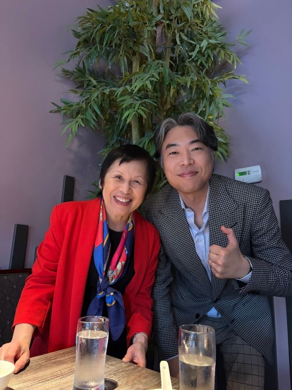 식스레터스(주)는 3월 말 열리는 미국여성의사협회(AMWA) 학술대회에 VIP sponsor로 참여한다. 김성진 대표(오른쪽)와 미국여성의사협회 차기 회장 Dr. Gloria Wu ⓒ식스레터스(주)