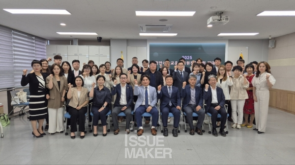 2025년 5월 23일 발대식을 하며 회장으로 첫발을 뗀 윤종대 회장은 지난 1년간 동분서주하며 천안 교육의 사각지대를 돌보기 위해 많은 노력을 했다고 밝혔다.(발대식 사진)