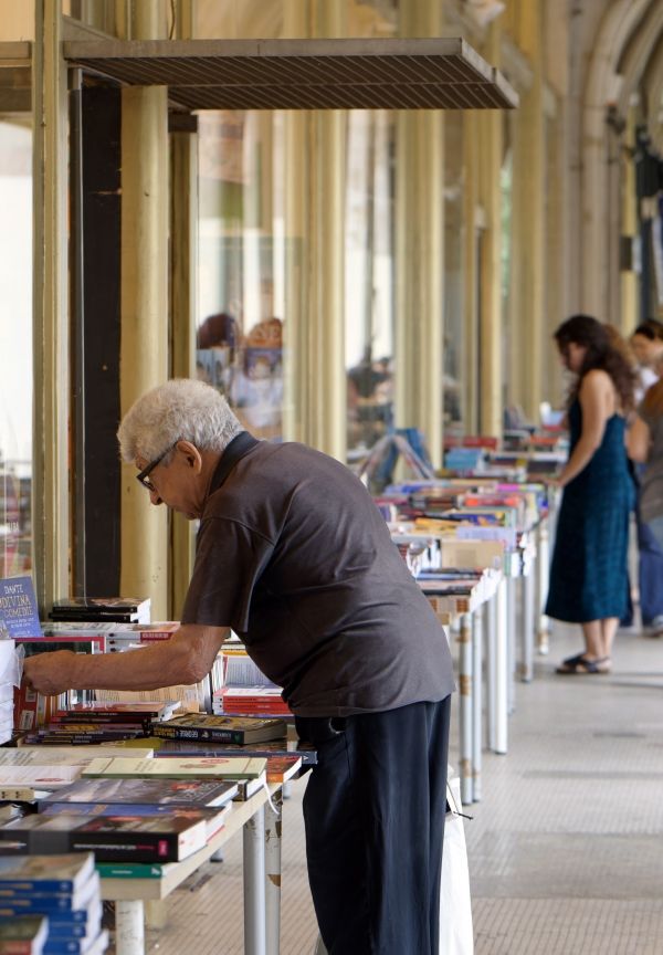 개성과 경험을 중심으로 한 콘텐츠형 상권의 성장 사례는 골목이 ‘머무는 공간’으로 의미 재편되고 있음을 보여준다. ⓒPixabay
