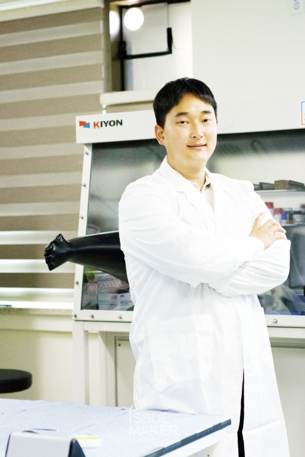 양석주 경상국립대 화학공학과 교수/차세대 전자재료 및 소자 연구실(사진=임성희 기자)