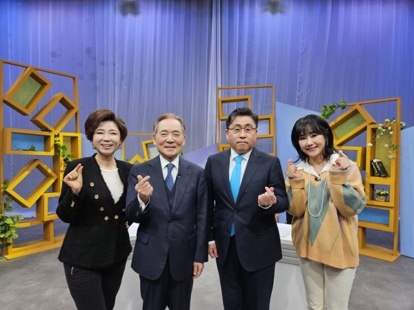 박 교수는 신앙을 기반으로 나눔과 실천의 가치를 실천하며, 학자로서의 진정성을 삶 속에서도 잇고 있다. 사진은 CTS기독교TV 출연 당시. ⓒ박훈 교수