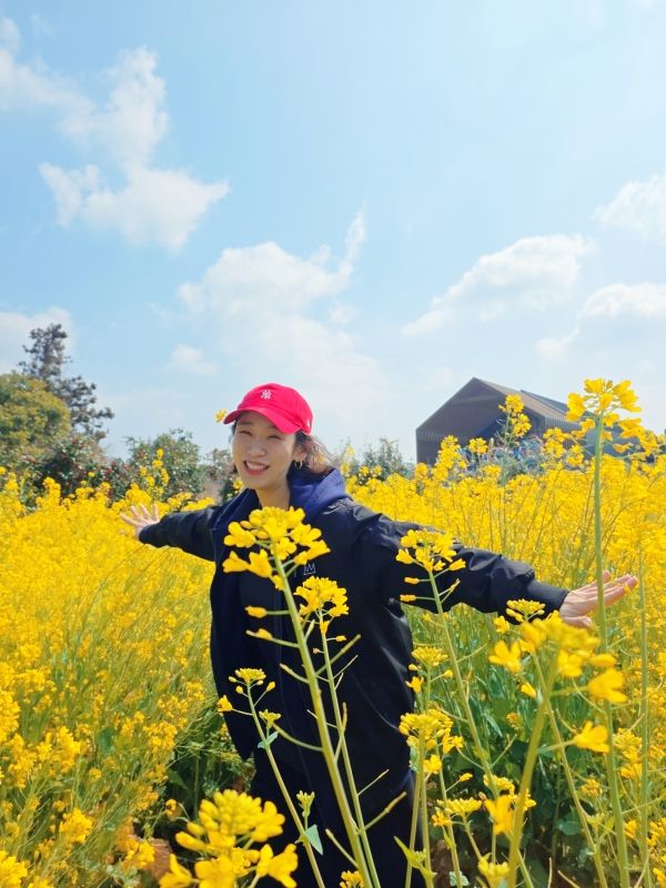 제주에서 다시 삶을 시작한 이선경 실장은 낯선 땅에서의 막막한 시간마저 자신의 방식으로 견뎌내며, 결국 지금은 일과 삶 모두에서 단단한 자리를 만들어낸 사람으로 성장했다. ⓒ 이선경 실장