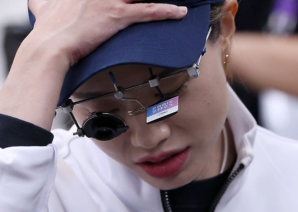 일론 머스크 테슬라 CEO의 '픽'을 받은 사격 김예지가 이번 전국체전 공기권총 10m 결선 진출에 실패했다. 사진은 지난 13일 전국체전이 끝난 뒤 아쉬워하는 김예지의 모습. /사진=뉴시스