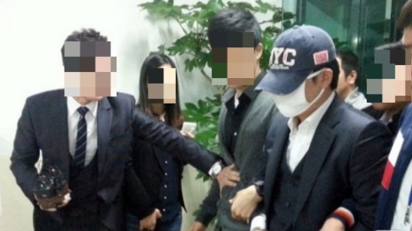 2012년 10월 17일 서울 강남구 신사동의 지하주점에서 칼부림 사건이 발생해 가수 김성수의 전처 강씨가 사망하고 KT위즈 소속 야구선수 박용근이 중상을 입었다. /사진=뉴스1