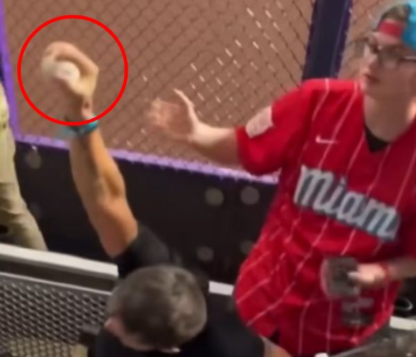 앞서 18세 소년 맥스 마투스는 홈런볼의 소유권이 자신한테 있음을 주장한 바 있다. 사진은 당시 억울함을 호소하는 그의 모습. /사진=유튜브 캡처