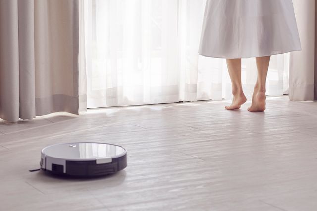 중국산 로봇 청소기가 욕설과 인종차별적 발언을 뱉는 사건이 발생했다. /사진=이미지투데이