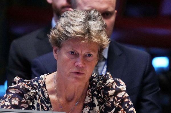 바버라 우드워드 유엔 주재 영국 대사가 "푸틴은 불법 전쟁에서 총알받이로 쓸 러시아인을 모집하는게 어려울수록 북한에 더 의존하려는 것 같다"고 주장했다. 사진은 지난 9월 미국 뉴욕 유엔 본부 유엔 안전보장이사회 회의에 참석한 우드워드 대사의 모습. /사진=로이터