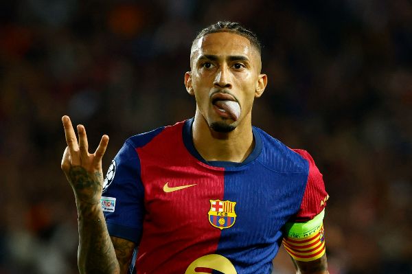 바이에른 뮌헨이 24일 스페인 바르셀로나 올림픽 스타이둠에서 열린 FC바르셀로나와의 UEFA챔피언스리그 리그 페이즈 3차전 원정 경기에서 1-4로 패했다. 사진은 이날 해트트릭을 기록한 하피냐의 모습. /사진=로이터