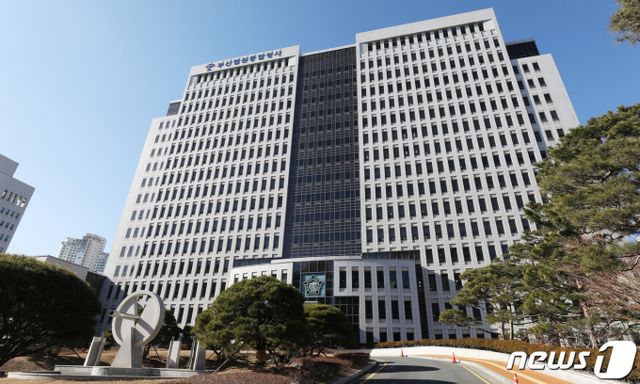 신생아를 상습폭행해 뇌출혈과 심정지 상태까지 이르게 한 30대 부부가 항소심에서 선처를 호소했다./사진=뉴스1