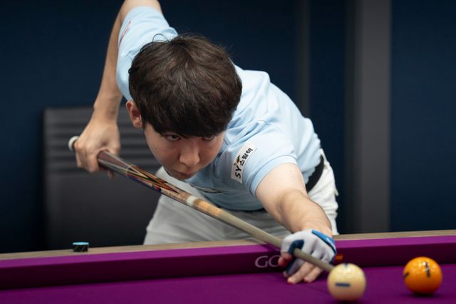 모리 유스케가 애버리지 2.524를 기록하며 128강 전체 1위에 올랐다. 사진은 지난 23일 경기 고양 킨텍스 PBA스타디움에서 열린 휴온스 PBA-LPBA 챔피언십 PBA 128강 경기에 나선 에스와이 모리 유스케의 모습. /사진=프로당구협회 제공