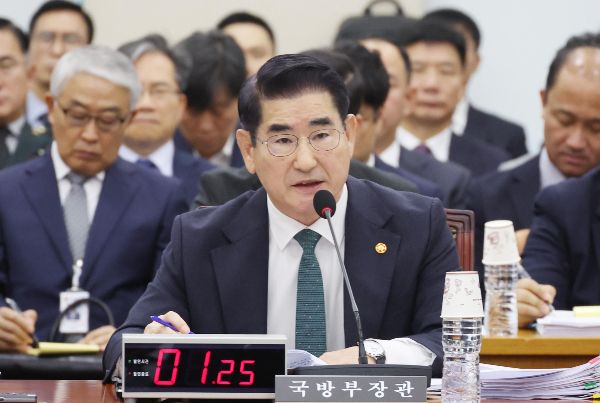 김용현 국방부 장관이 북한군 러시아 파병에 대해 "총알받이 용병에 불과하다"고 평가했다. 사진은 24일 국회 국방위원회 종합감사에서 발언하는 김 장관의 모습. /사진=뉴시스