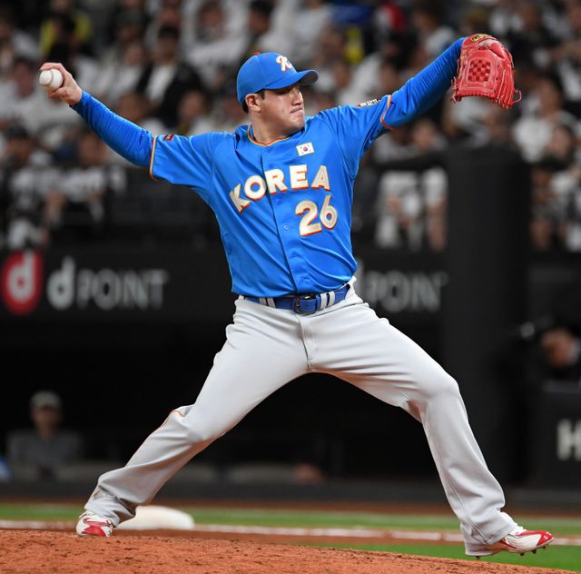 NC다이노스가 수석코치에 서재응을 영입했다고 밝혔다. 사진은 지난 7월22일 일본 홋카이도 에스콘필드에서 열린 한·일 드림 플레이어즈 게임에서 서재응이 역투하는 모습. /사진=뉴스1 