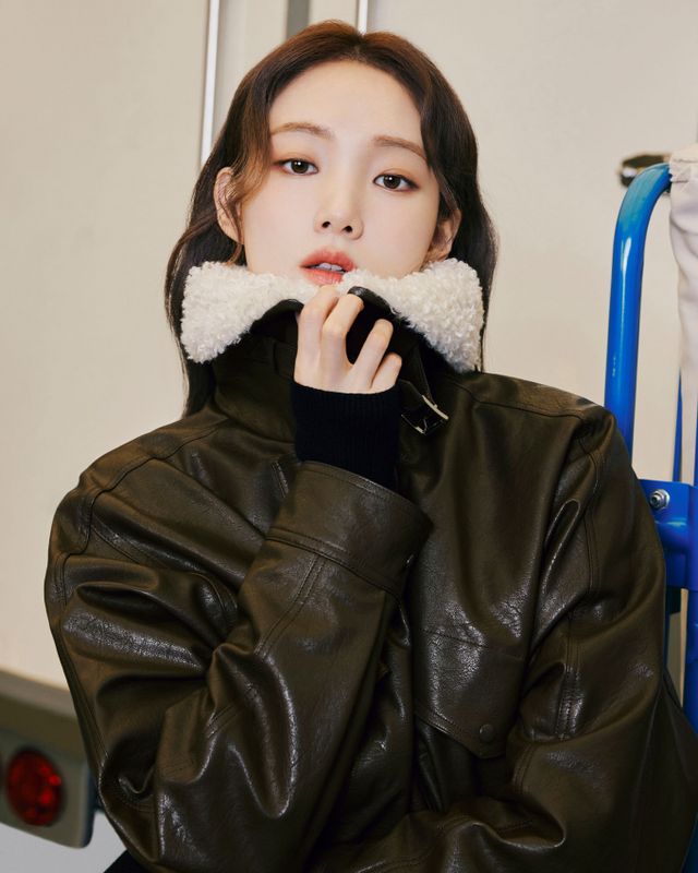 배우 이성경이 겨울패션을 선보였다. /사진=린컴퍼니 라인 어디션(LINE Addition) 제공