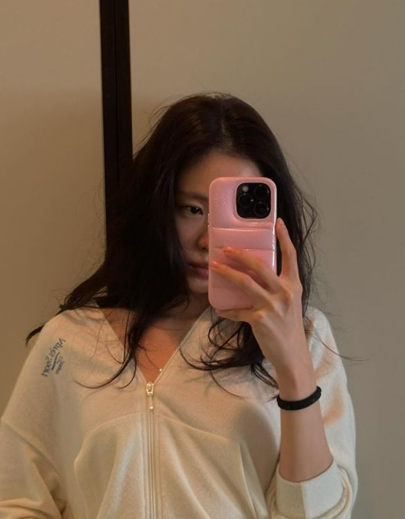 가수 겸 배우 손나은이 최근 미국에서 보낸 근황을 공개했다. /사진=손나은 인스타그램