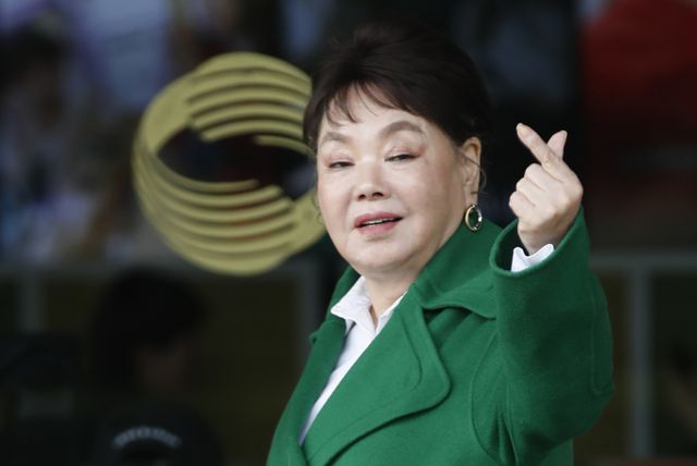  배우 김수미(본명 김영옥)가 세상을 떠났다. 사진은 지난 3월 서울 영등포구 KBS에서 진행된 '사장님 귀는 당나귀 귀' 녹화를 마친 세상을 떠난 배우 김수미. /사진=뉴스1