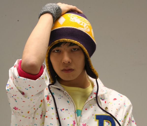 가수 지드래곤이 7년 4개월만의 컴백을 앞두고 두 번째 티저 이미지를 공개해 팬들의 관심이 쏠렸다. /사진=머니투데이