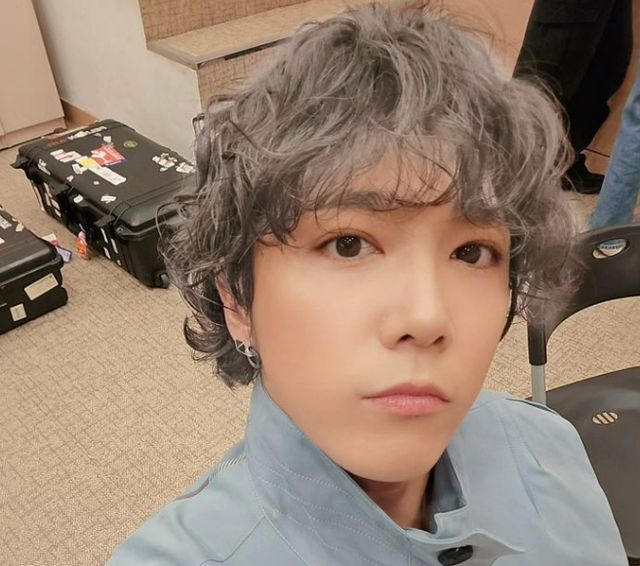 FT아일랜드 이홍기가 멤버 최민환의 성매매 업소 출입 의혹에 대한 자신의 입장을 밝혔다. 사진은 이홍기. /사진=이홍기 인스타그램 