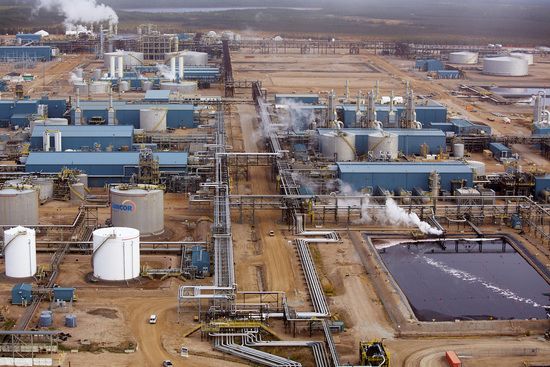 전세계적 경기 불황 여파로 세계 정유업계가 어려움을 겪고 있다. 사진은 캐나다 소재 한 정유시설의 모습. /사진=로이터