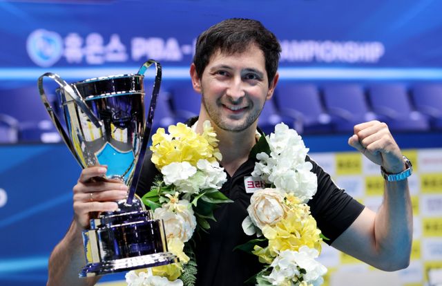 다비드 마르티네스가 휴온스 PBA 챔피언십 최종 우숭자가 됐다. 사진은 지난 28일 경기 고양 킨텍스PBA스타디움에서 열린 PBA 5차 투어에서 우승한 다비드 마르티네스. /사진=프로당구협회(PBA)