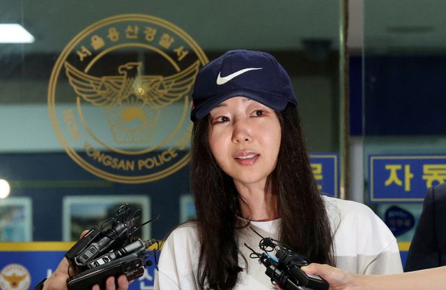 민희진 전 어도어 대표가 최근 미행과 협박을 당했다고 밝혔다. 사진은 민 전 대표가 지난 7월9일 피고발인 조사를 받기 위해 용산경찰서에 출석한 모습. /사진=뉴스1