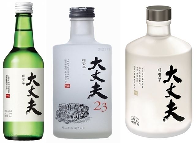 롯데칠성음료는 2016년 증류식 소주 대장부를 선보였으나 2021년 생산 중단했다. /사진= 롯데칠성음료